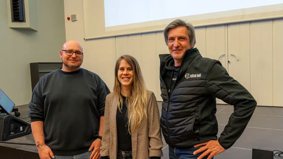 v.l.n.r.: Simon Arkuszewski (PPM Stuttgart), Carina Peters (HFT Stuttgart), Otto Pfeiffer (Adam Hall Group)